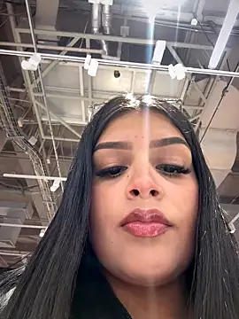 Snapshot of Lucianacuoper chatting on 11.14.25 Lucianacuoper online show from 11.14.25