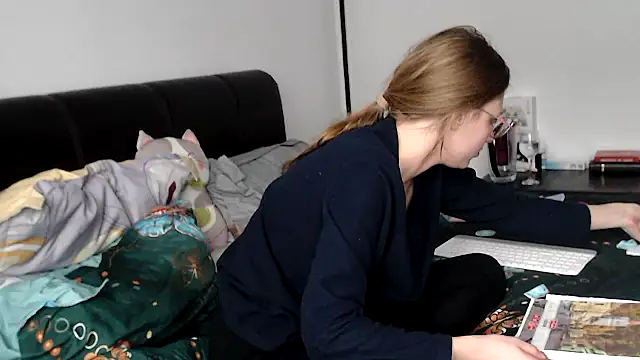 SandyCassie online show from 02.10.26