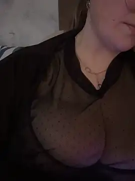 Curvy  Goddess online show from 10.25.25