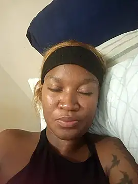 Snapshot of flouwer chatting on 11.15.25 flouwer online show from 11.15.25