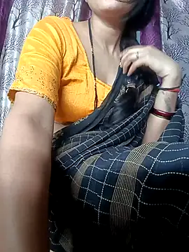 Snapshot of diksha--s chatting on 10.31.25 diksha--s online show from 10.31.25