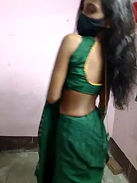 Snapshot of sweet_couple99 chatting on 10.17.25 sweet couple99 online show from 10.17.25