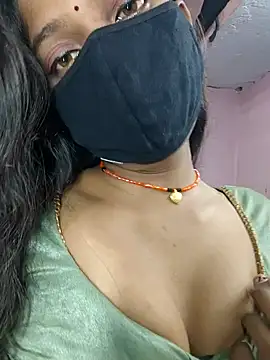 Snapshot of sweet_couple99 chatting on 10.26.25 sweet couple99 online show from 10.26.25