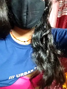 Snapshot of sweet_couple99 chatting on 10.30.25 sweet couple99 online show from 10.30.25