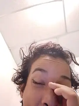 Snapshot of Teressa_Love chatting on 11.05.25 Teressa Love online show from 11.05.25