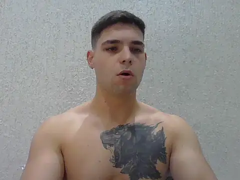Snapshot of Zure-xxx chatting on 04.27.26 Zure-xxx online show from 04.27.26