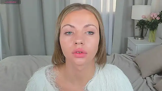 Snapshot of Keit_princess chatting on 11.14.25 Keit princess online show from 11.14.25