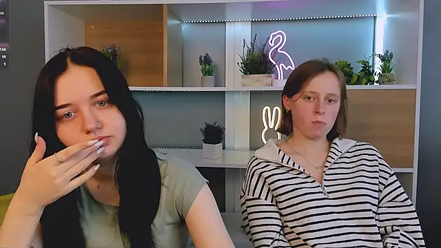 Snapshot of miki_ti chatting on 02.08.26 miki ti online show from 02.08.26