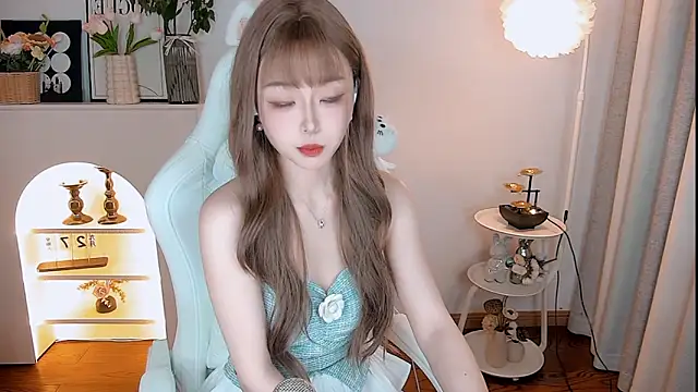 Snapshot of kakakuqi chatting on 10.26.25 kakakuqi online show from 10.26.25