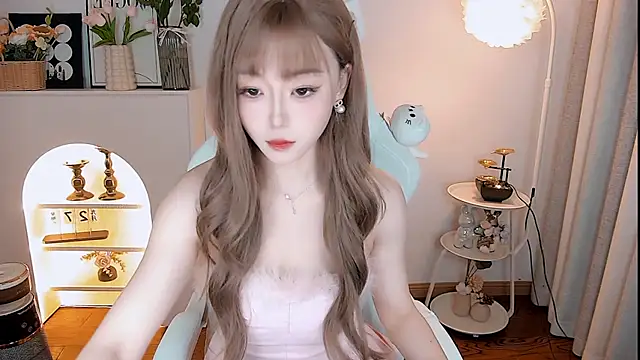 Snapshot of kakakuqi chatting on 10.29.25 kakakuqi online show from 10.29.25