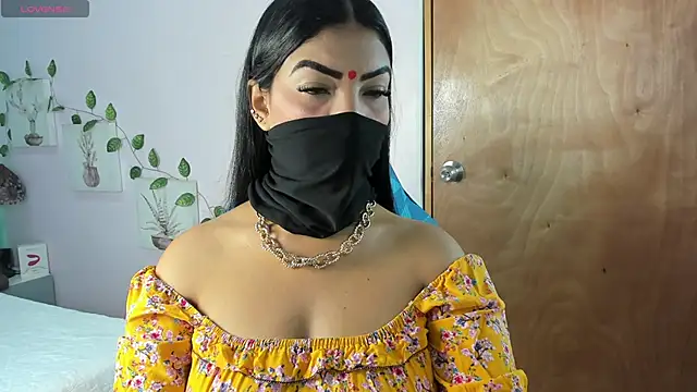Iniya Parul online show from 06.19.26