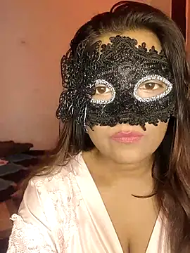 Snapshot of SHIREEN_222 chatting on 11.19.25 SHIREEN 222 online show from 11.19.25