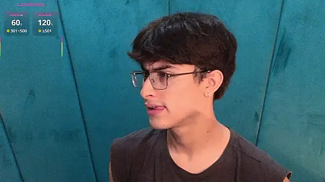 Snapshot of Aaron_Eze chatting on 02.01.26 Aaron Eze online show from 02.01.26