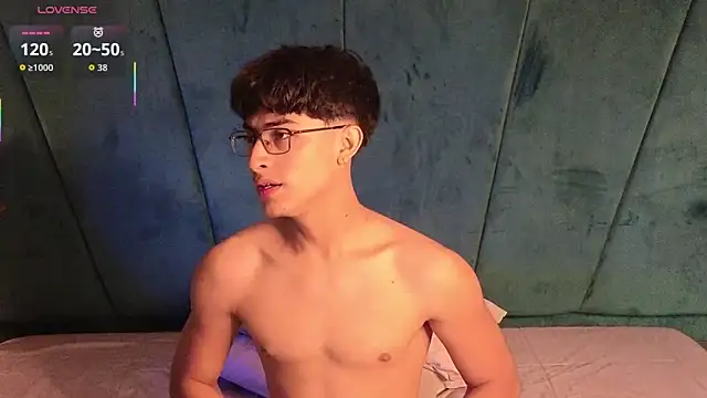 Snapshot of Aaron_Eze chatting on 02.15.26 Aaron Eze online show from 02.15.26