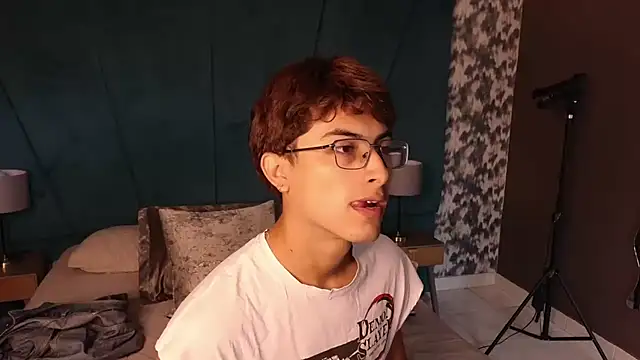 Aaron Eze online show from 07.16.26
