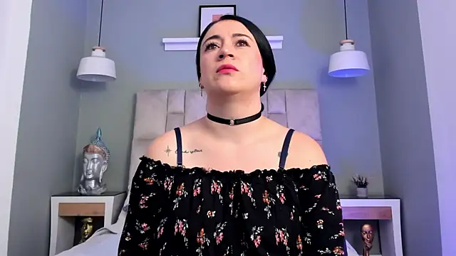 Snapshot of Eviiece chatting on 10.19.25 Eviiece online show from 10.19.25