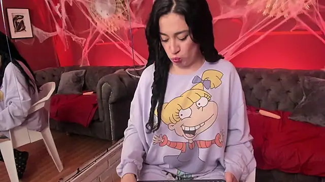 Snapshot of Eviiece chatting on 10.22.25 Eviiece online show from 10.22.25