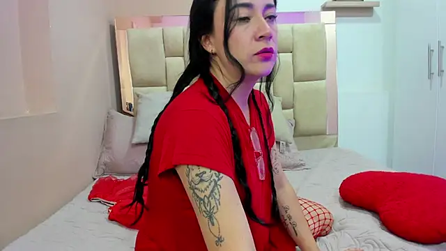 Snapshot of Eviiece chatting on 10.26.25 Eviiece online show from 10.26.25