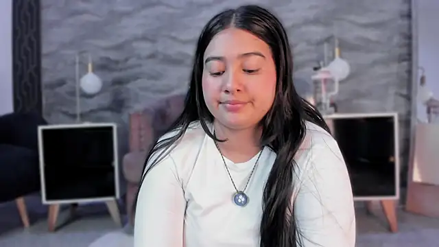 lilithst  online show from 11.04.25