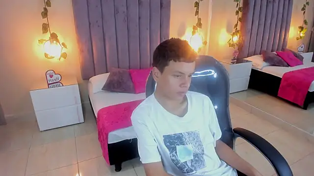 Xavier Fox    online show from 11.12.25