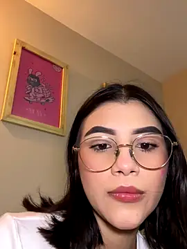 Snapshot of Julietalcl chatting on 11.24.25 Julietalcl online show from 11.24.25