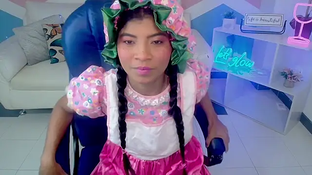 Miagreys1 online show from 10.31.25