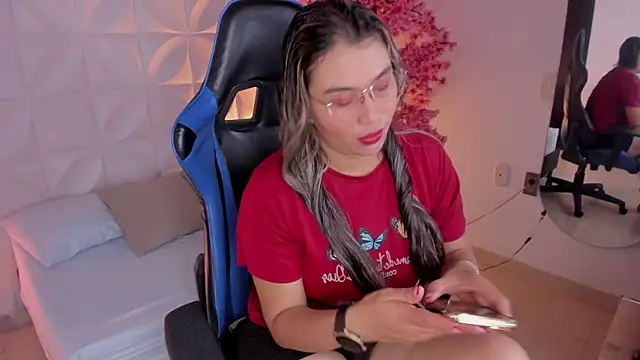 clara luu  online show from 02.28.26