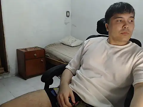 Snapshot of CuteAlexBoy chatting on 04.08.26 CuteAlexBoy online show from 04.08.26