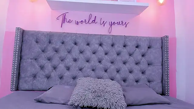 Sophiia 77 online show from 02.09.26