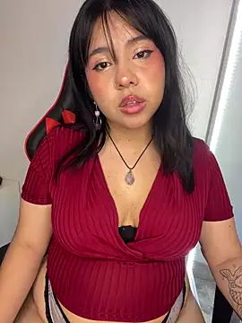 Snapshot of _Bella_7 chatting on 11.25.25 Bella 7 online show from 11.25.25