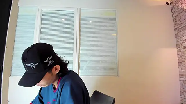 Snapshot of Owenn_17 chatting on 10.23.25 Owenn 17 online show from 10.23.25