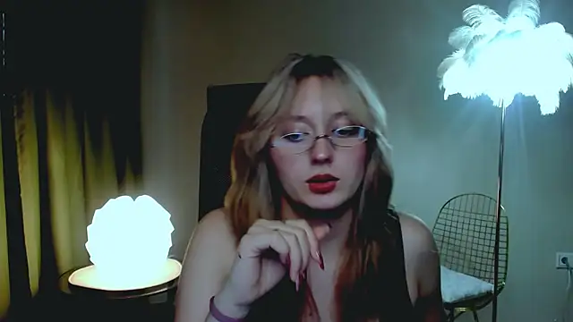 ScarlettScril online show from 10.20.25