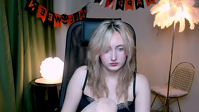 ScarlettScril online show from 11.09.25