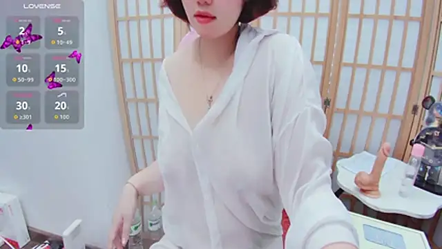 Snapshot of amaya-2299 chatting on 04.27.26 amaya-2299 online show from 04.27.26