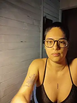 Snapshot of Natimiau chatting on 10.18.25 Natimiau online show from 10.18.25