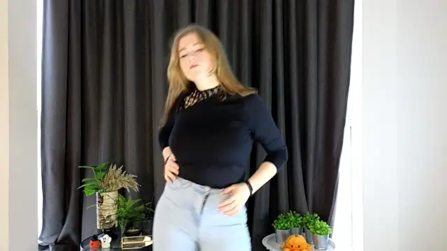 NightSaffron online show from 12.01.25