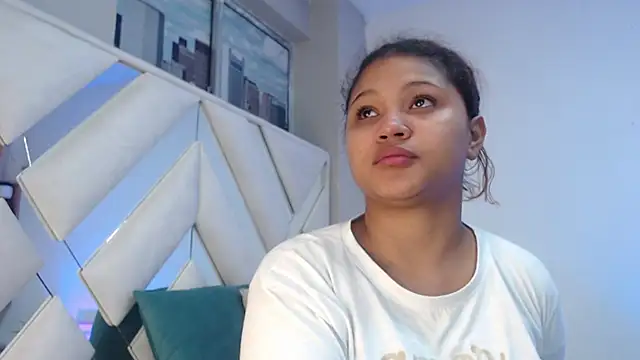 Snapshot of miel_alisha chatting on 07.21.26 miel alisha online show from 07.21.26