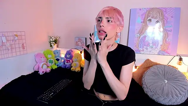 Snapshot of Strawberry_Kitty_ chatting on 10.20.25 Strawberry Kitty online show from 10.20.25