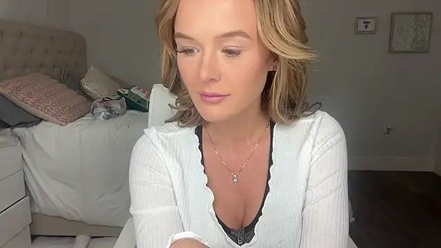 Snapshot of Amberjayxox0 chatting on 11.05.25 Amberjayxox0 online show from 11.05.25