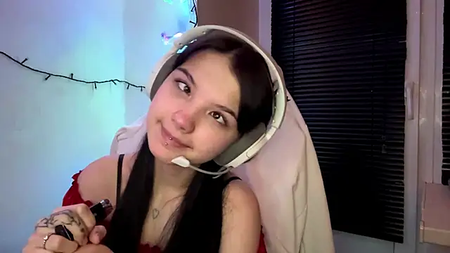 Snapshot of HanaMantanaDell chatting on 01.13.26 HanaMantanaDell online show from 01.13.26