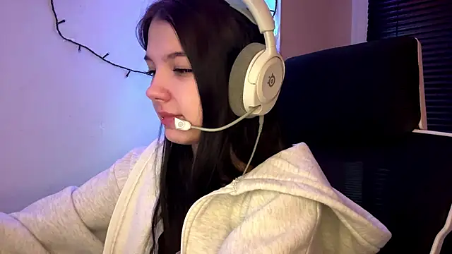 Snapshot of HanaMantanaDell chatting on 02.12.26 HanaMantanaDell online show from 02.12.26