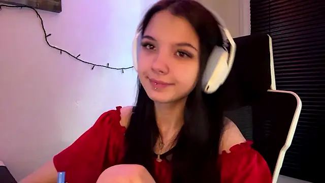 Snapshot of HanaMantanaDell chatting on 02.13.26 HanaMantanaDell online show from 02.13.26