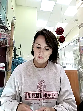 Luna 7777 online show from 10.25.25