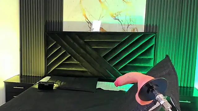 Halleyrosse online show from 10.24.25