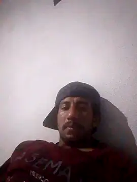 Snapshot of Orlao25cm chatting on 02.11.26 Orlao25cm online show from 02.11.26