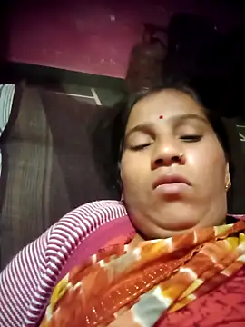 Snapshot of OliveGreen22 chatting on 11.06.25 OliveGreen22 online show from 11.06.25