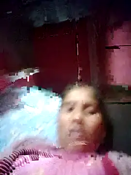 Snapshot of OliveGreen22 chatting on 11.07.25 OliveGreen22 online show from 11.07.25