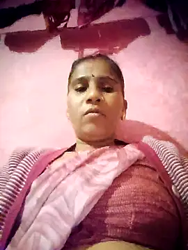 Snapshot of OliveGreen22 chatting on 11.09.25 OliveGreen22 online show from 11.09.25