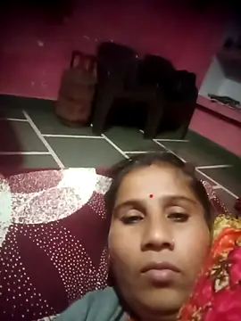 Snapshot of OliveGreen22 chatting on 11.09.25 OliveGreen22 online show from 11.09.25