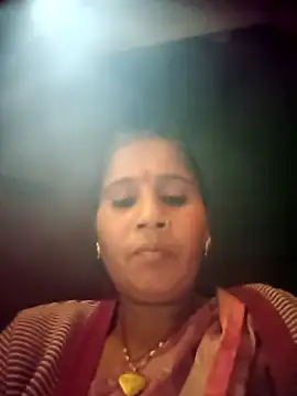 Snapshot of OliveGreen22 chatting on 11.15.25 OliveGreen22 online show from 11.15.25